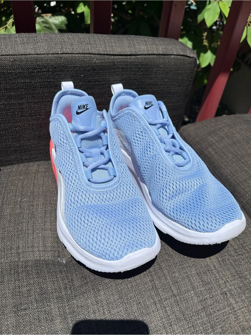 Nike Air, women’s, Light Blue and Coral  Sneakers.  very cool🌹
